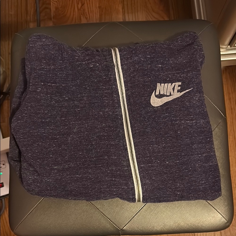 Nike woman’s sweat outfit